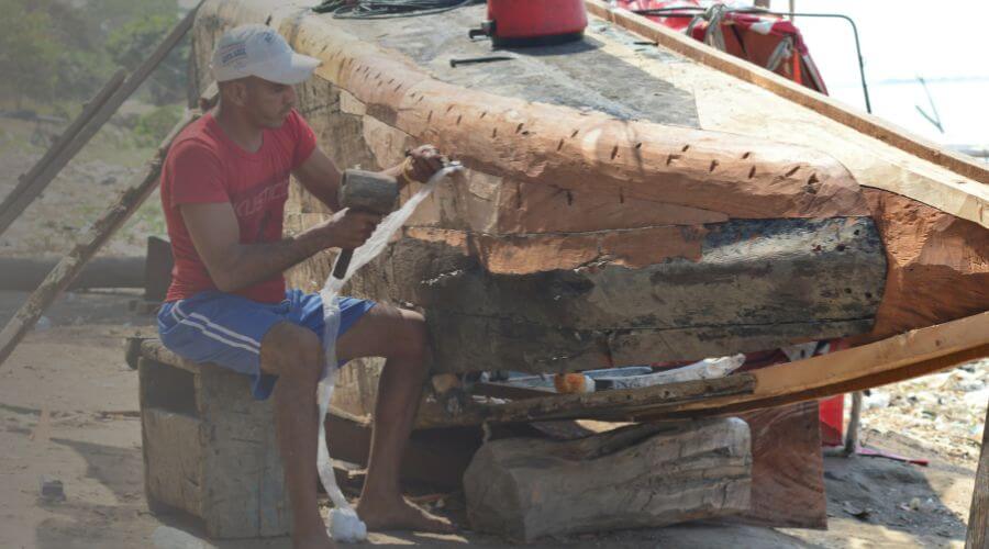 Why choose water damage restoration service for commercial water damage restoration in Elmhurst